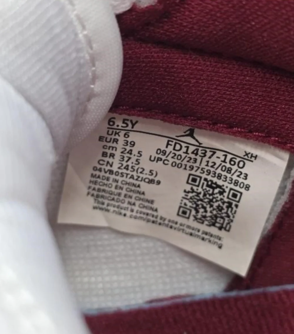 Nike Air Jordan 1 Retro High OG Team Red Sneakers